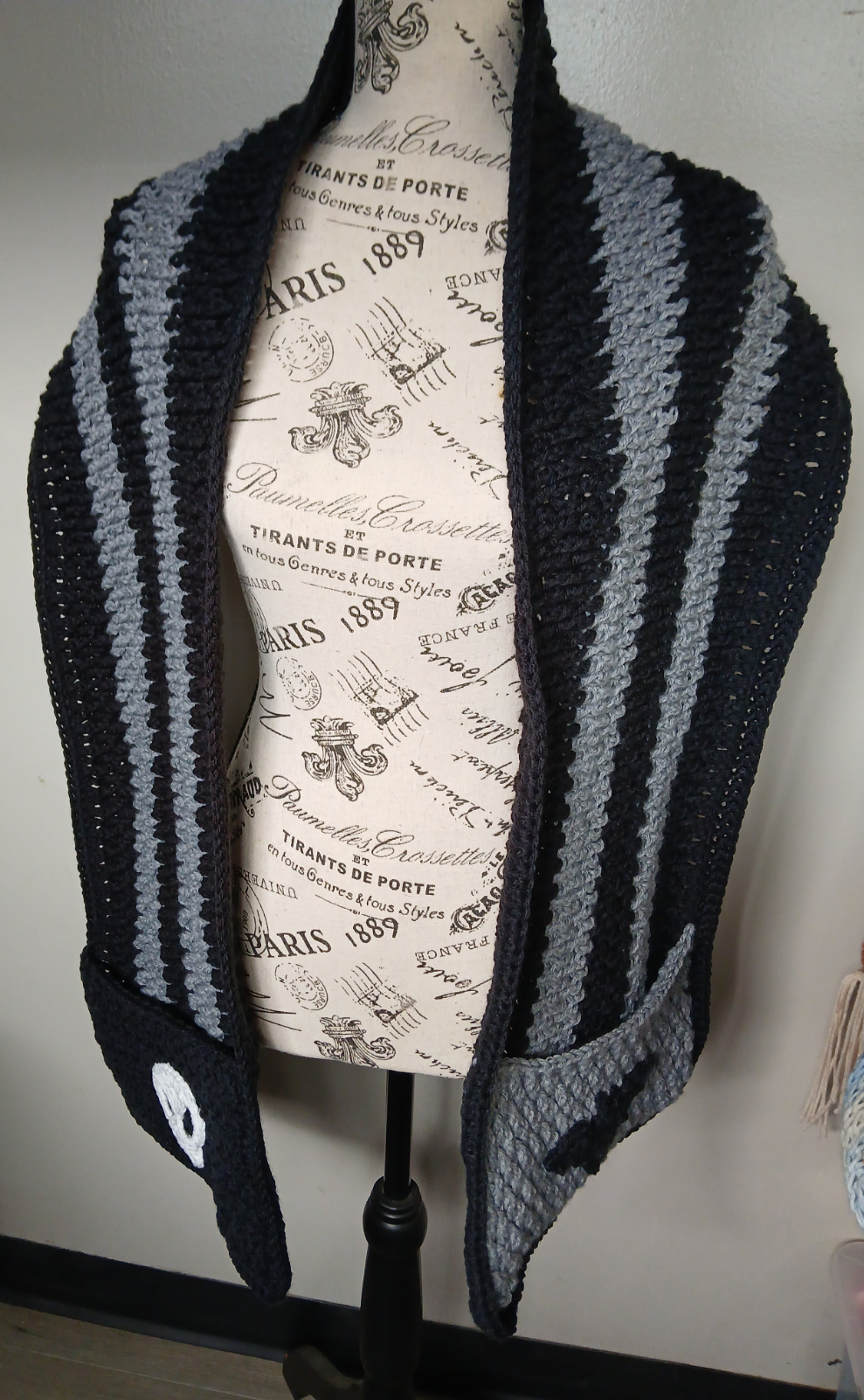 Wednesday Vibes Pocket Scarf